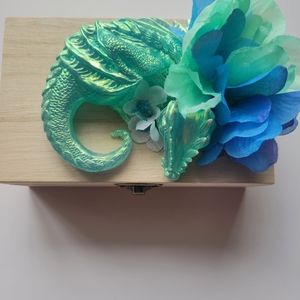 Handmade dragon epoxy resin on jewelry box